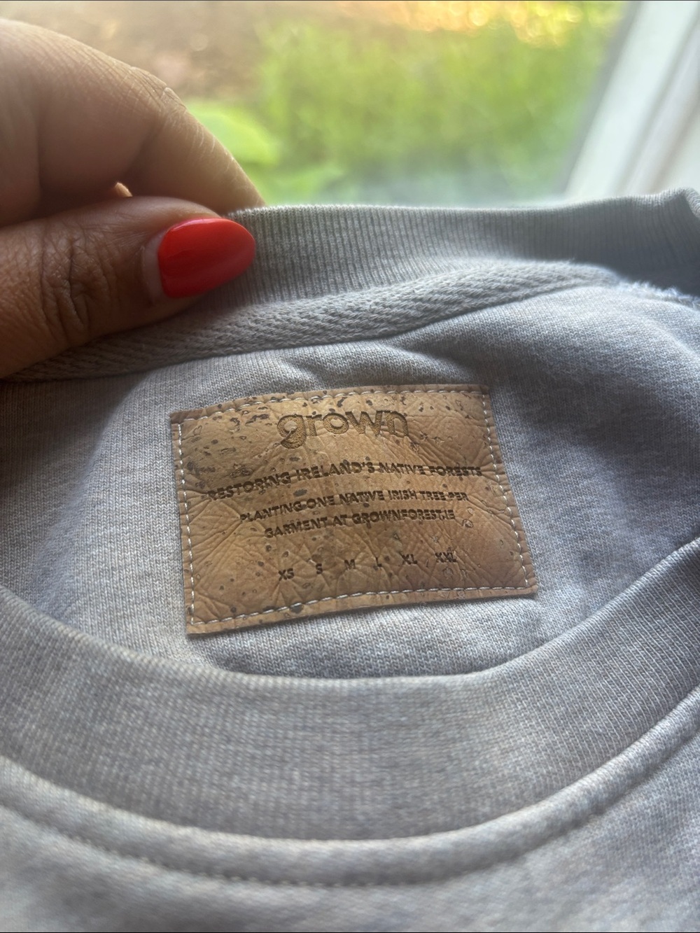 GROWN IRELAND | organic cotton flower crew | size medium - Picture 5 of 5